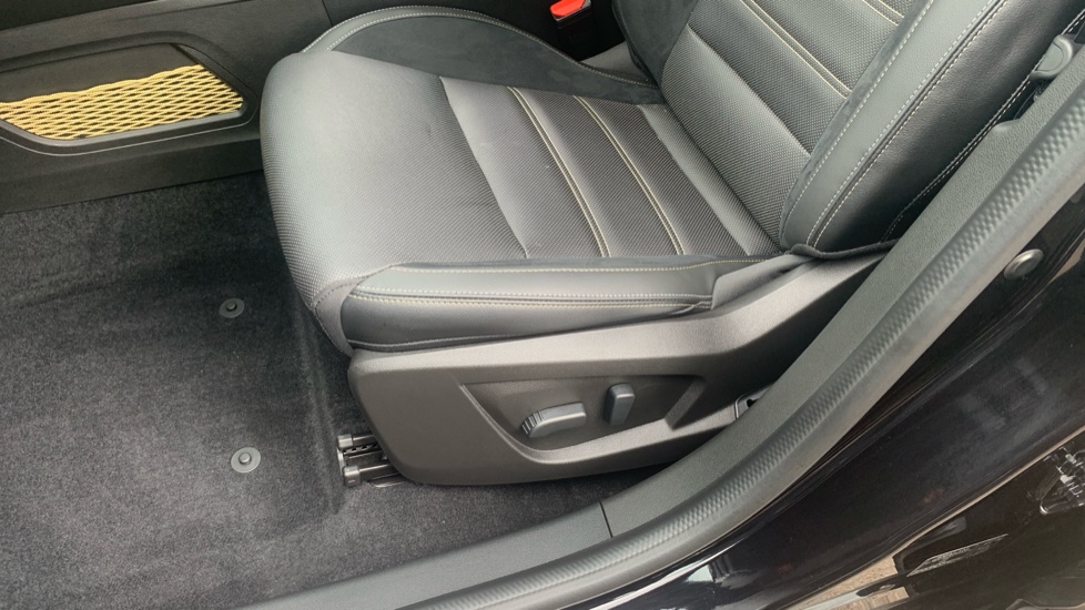 Renault Arkana 1.6 E-Tech full hybrid 145 Engineered 5dr Auto Hybrid Estate - Image 26
