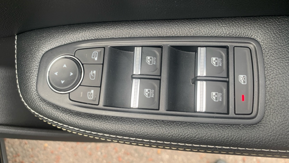 Renault Arkana 1.6 E-Tech full hybrid 145 Engineered 5dr Auto Hybrid Estate - Image 31