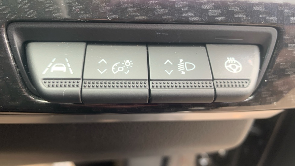 Renault Arkana 1.6 E-Tech full hybrid 145 Engineered 5dr Auto Hybrid Estate - Image 33