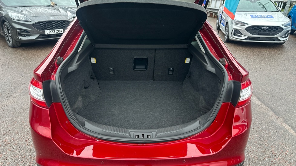 Ford Mondeo 2.0 TDCi Titanium 5dr Diesel Hatchback - Image 4