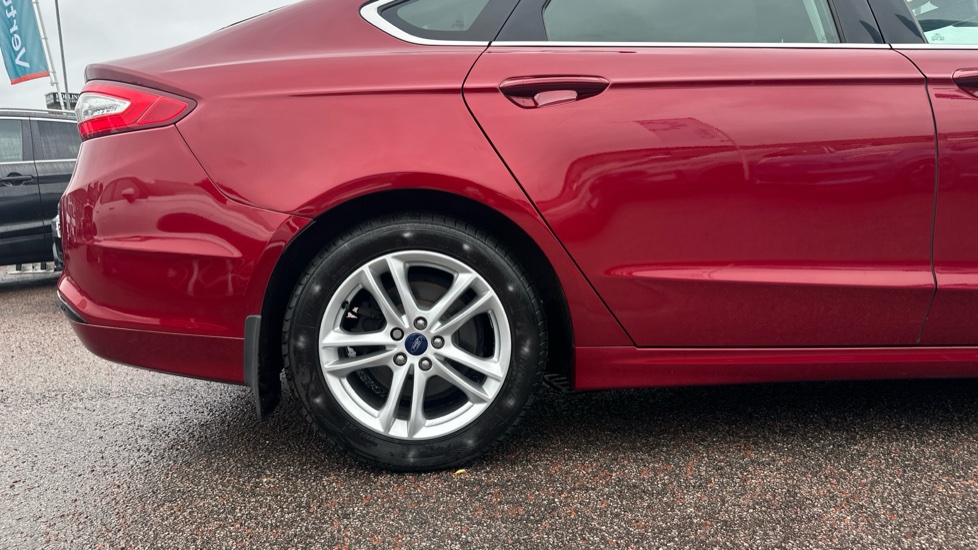 Ford Mondeo 2.0 TDCi Titanium 5dr Diesel Hatchback - Image 7