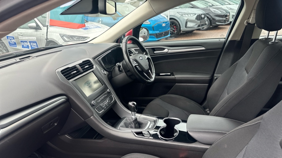 Ford Mondeo 2.0 TDCi Titanium 5dr Diesel Hatchback - Image 9