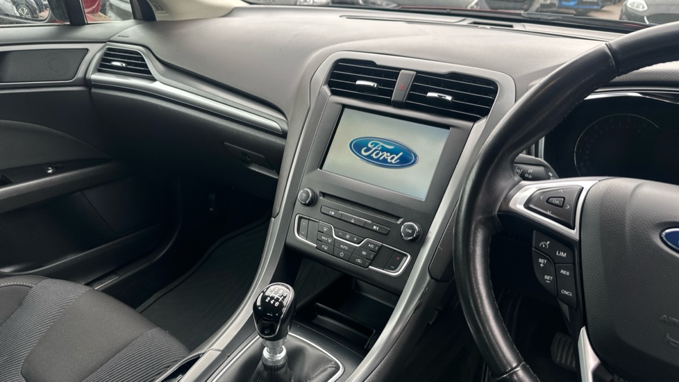 Ford Mondeo 2.0 TDCi Titanium 5dr Diesel Hatchback - Image 14