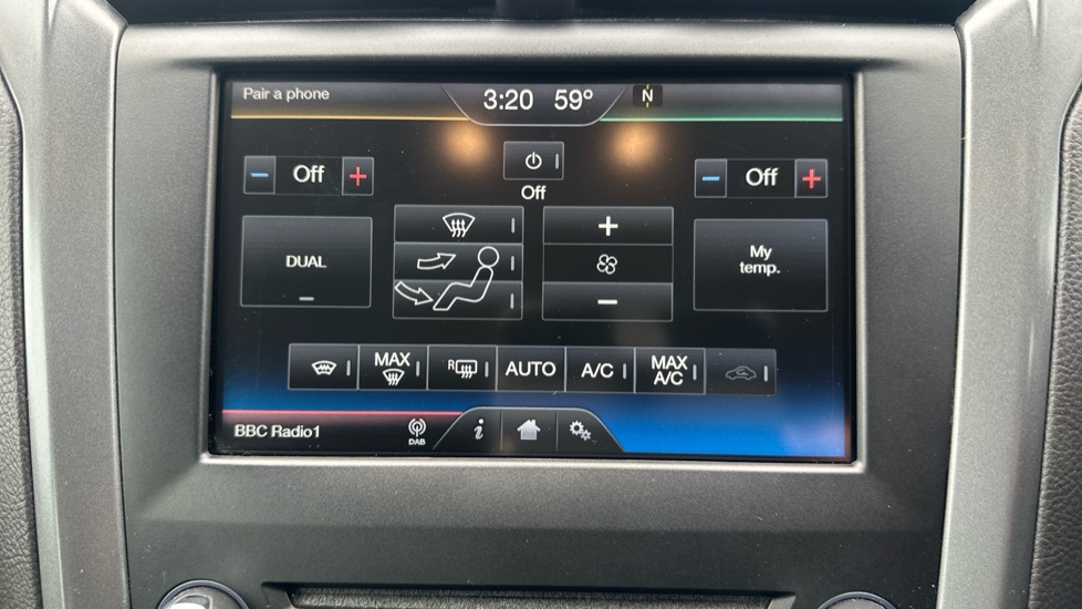 Ford Mondeo 2.0 TDCi Titanium 5dr Diesel Hatchback - Image 24
