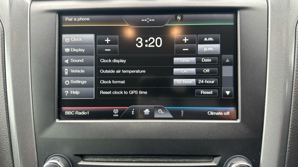 Ford Mondeo 2.0 TDCi Titanium 5dr Diesel Hatchback - Image 25