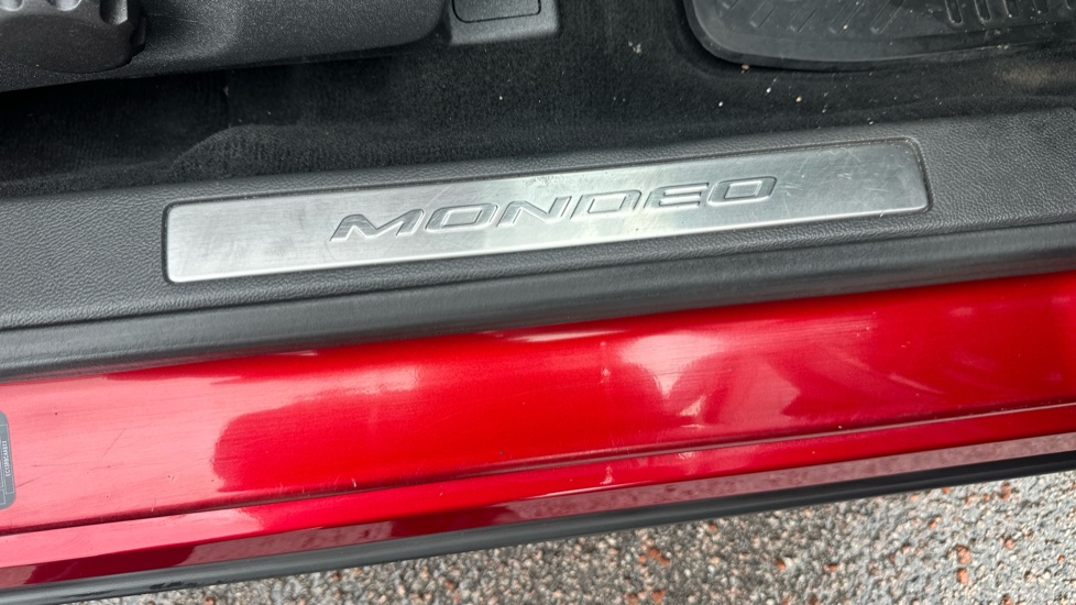 Ford Mondeo 2.0 TDCi Titanium 5dr Diesel Hatchback - Image 31