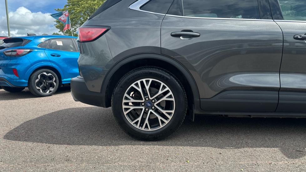 Ford Kuga 2.5 PHEV Titanium First Edition 5dr CVT Estate - Image 7
