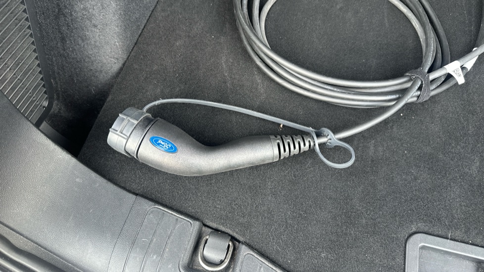 Ford Kuga 2.5 PHEV Titanium First Edition 5dr CVT Estate - Image 21
