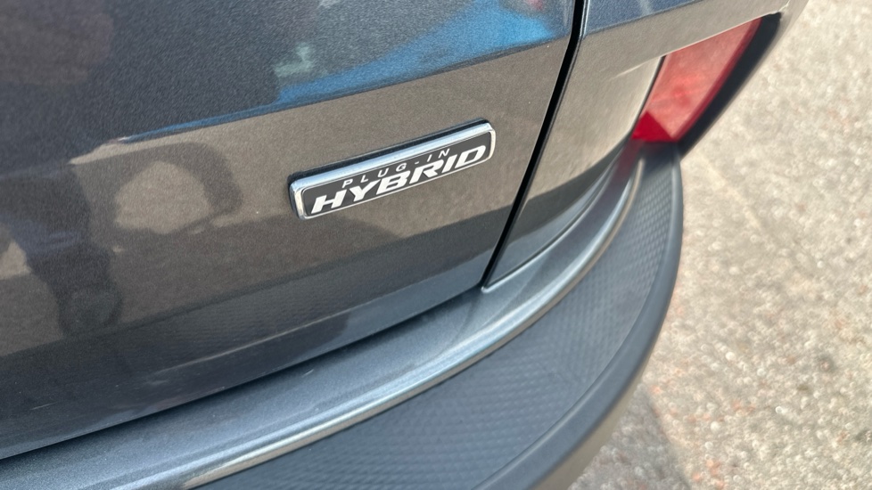 Ford Kuga 2.5 PHEV Titanium First Edition 5dr CVT Estate - Image 24