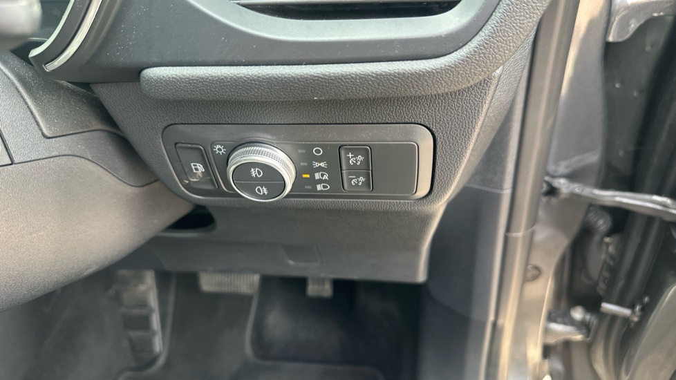 Ford Kuga 2.5 PHEV Titanium First Edition 5dr CVT Estate - Image 32