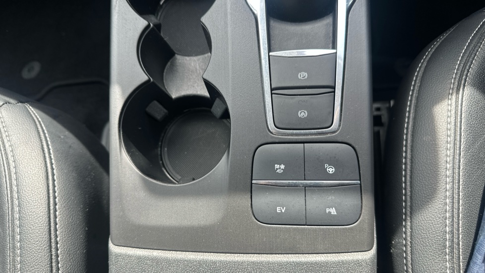 Ford Kuga 2.5 PHEV Titanium First Edition 5dr CVT Estate - Image 36