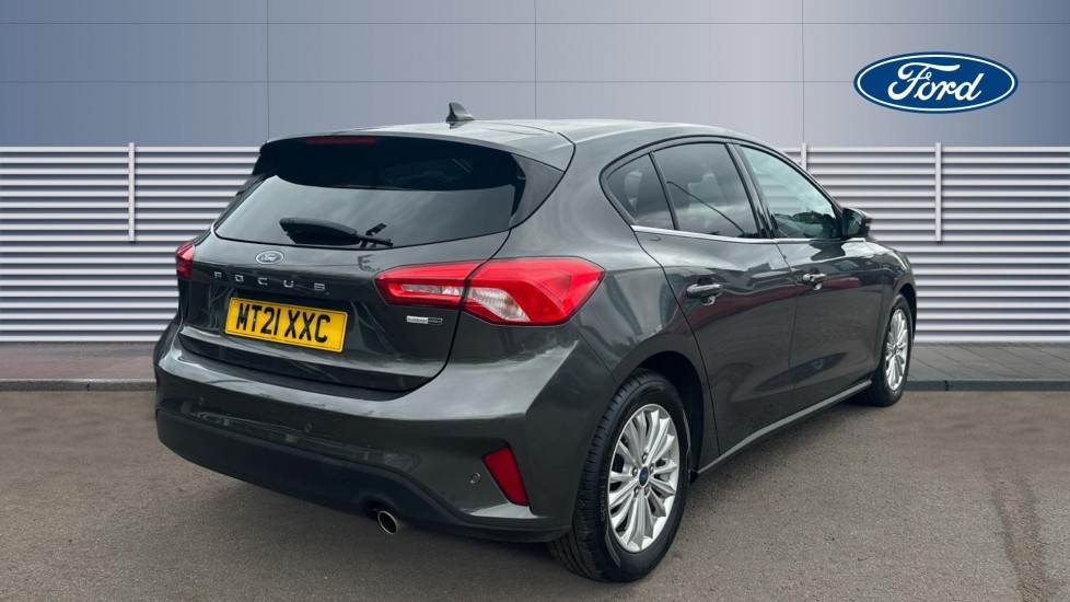 Ford Focus 1.0 EcoBoost Hybrid mHEV 125 Titanium Edition 5dr Petrol Hatchback - Image 2