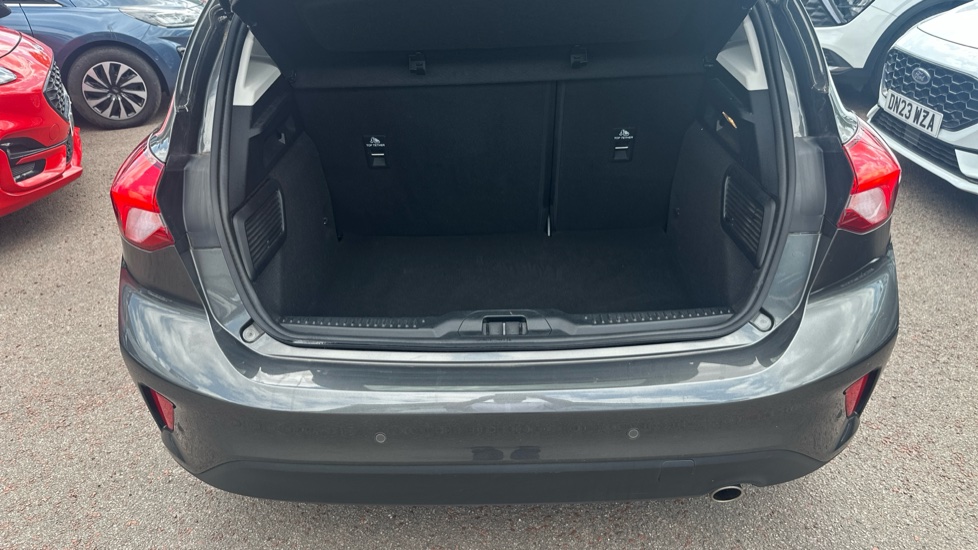 Ford Focus 1.0 EcoBoost Hybrid mHEV 125 Titanium Edition 5dr Petrol Hatchback - Image 4