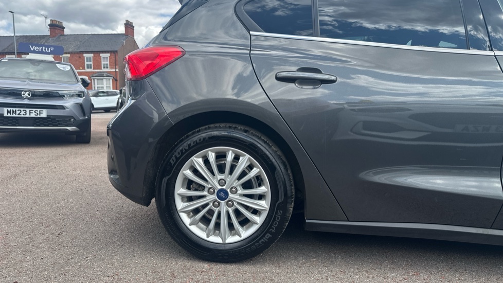 Ford Focus 1.0 EcoBoost Hybrid mHEV 125 Titanium Edition 5dr Petrol Hatchback - Image 7