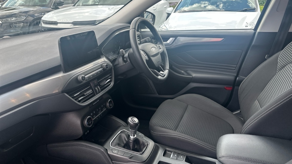 Ford Focus 1.0 EcoBoost Hybrid mHEV 125 Titanium Edition 5dr Petrol Hatchback - Image 9