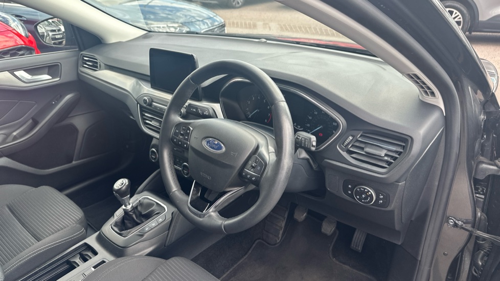 Ford Focus 1.0 EcoBoost Hybrid mHEV 125 Titanium Edition 5dr Petrol Hatchback - Image 11