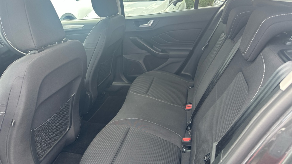 Ford Focus 1.0 EcoBoost Hybrid mHEV 125 Titanium Edition 5dr Petrol Hatchback - Image 16