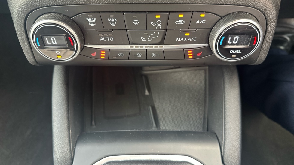 Ford Focus 1.0 EcoBoost Hybrid mHEV 125 Titanium Edition 5dr Petrol Hatchback - Image 22