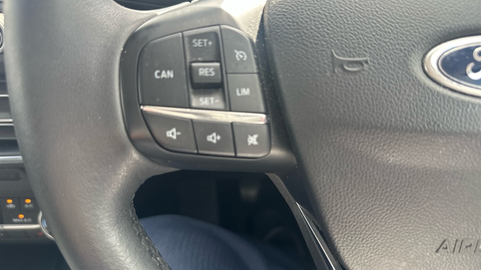 Ford Focus 1.0 EcoBoost Hybrid mHEV 125 Titanium Edition 5dr Petrol Hatchback - Image 30