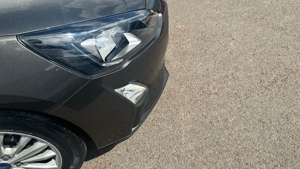 Ford Focus 1.0 EcoBoost Hybrid mHEV 125 Titanium Edition 5dr Petrol Hatchback - Image 38