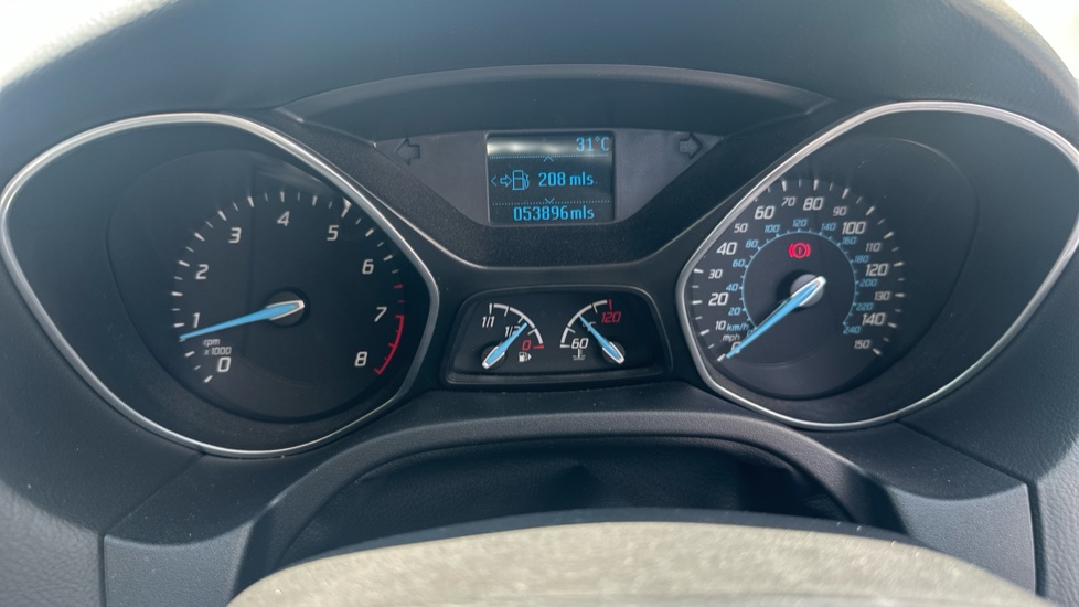 Ford Focus 1.0 125 EcoBoost Zetec 5dr Petrol Hatchback - Image 18