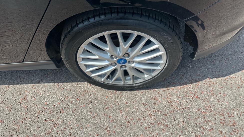 Ford Focus 1.0 125 EcoBoost Zetec 5dr Petrol Hatchback - Image 24