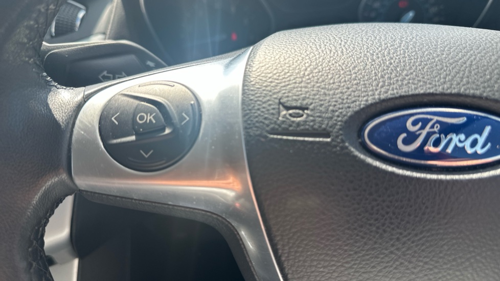 Ford Focus 1.0 125 EcoBoost Zetec 5dr Petrol Hatchback - Image 28