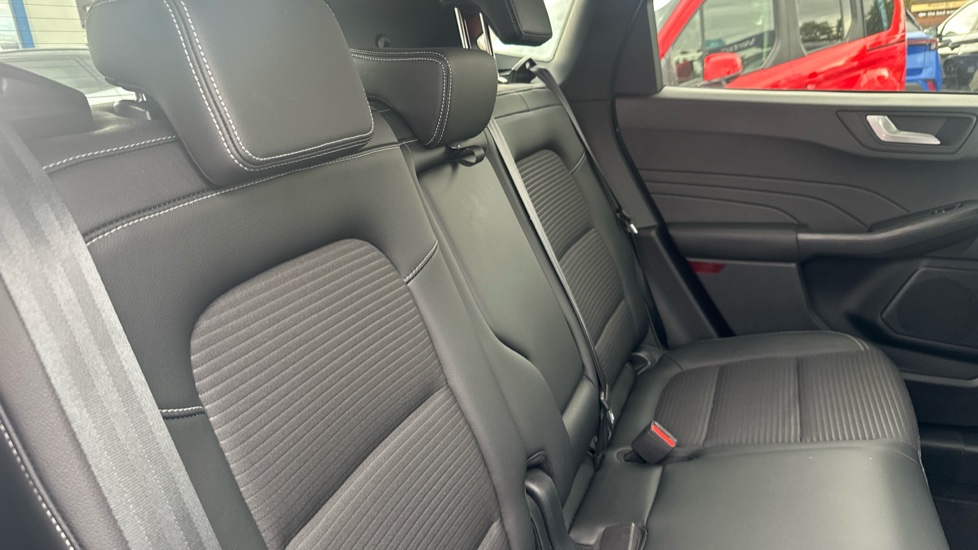 Ford Kuga 1.5 EcoBoost 150 Titanium Edition 5dr Petrol Estate - Image 15