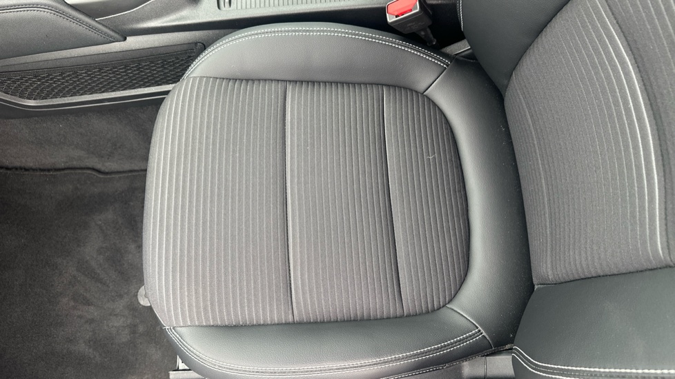 Ford Kuga 1.5 EcoBoost 150 Titanium Edition 5dr Petrol Estate - Image 19