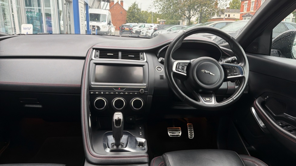Jaguar E-Pace 2.0d Chequered Flag Edition 5dr Auto Diesel Estate - Image 10