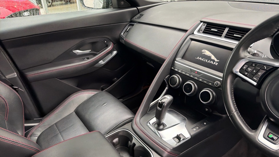 Jaguar E-Pace 2.0d Chequered Flag Edition 5dr Auto Diesel Estate - Image 14