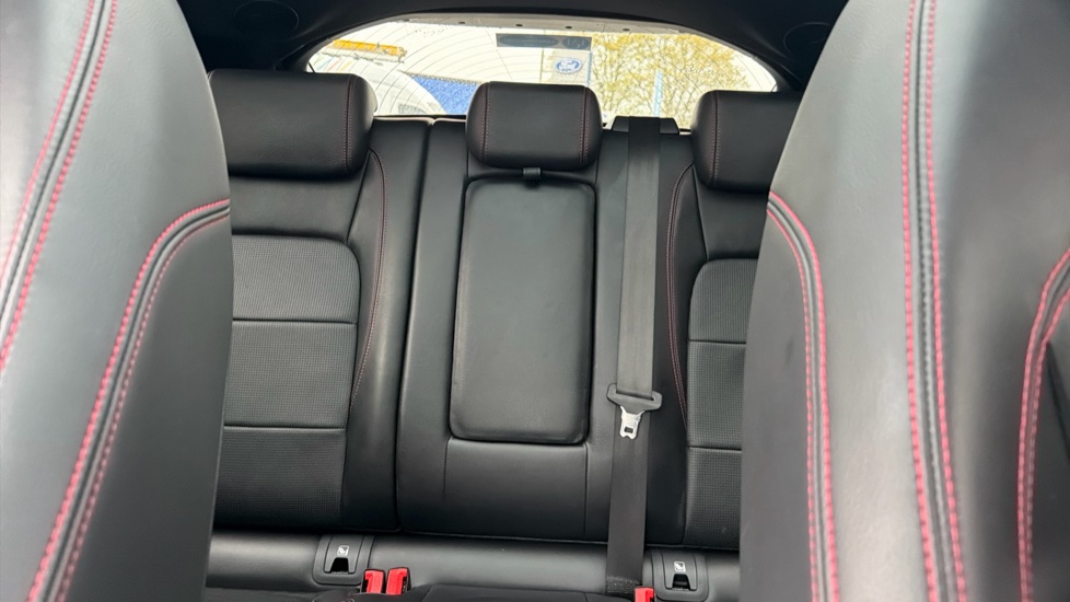 Jaguar E-Pace 2.0d Chequered Flag Edition 5dr Auto Diesel Estate - Image 15