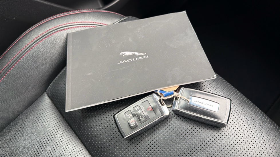 Jaguar E-Pace 2.0d Chequered Flag Edition 5dr Auto Diesel Estate - Image 19
