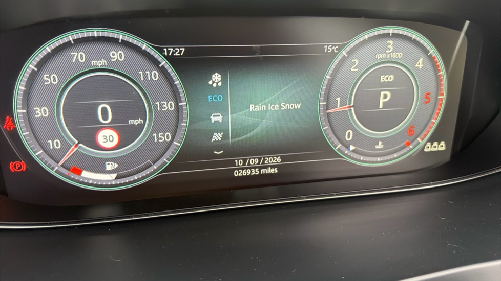 Jaguar E-Pace 2.0d Chequered Flag Edition 5dr Auto Diesel Estate - Image 33