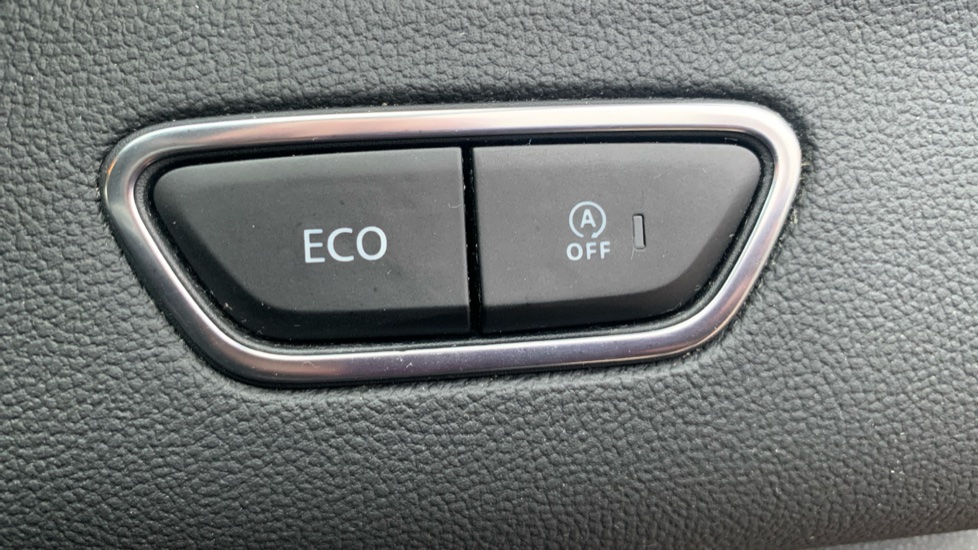 Renault Kadjar 1.3 TCE Iconic 5dr Petrol Hatchback - Image 27