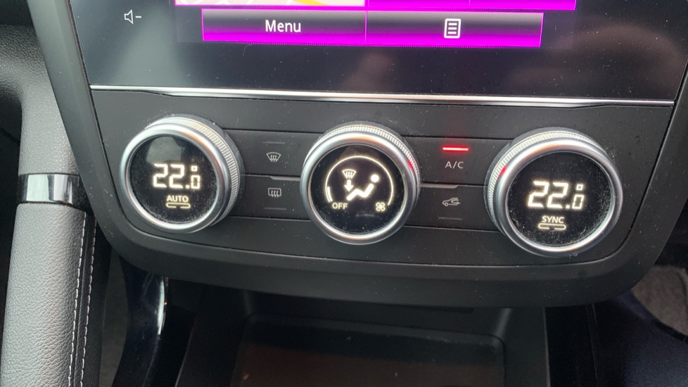 Renault Kadjar 1.3 TCE Iconic 5dr Petrol Hatchback - Image 29