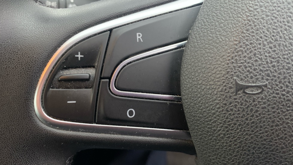 Renault Kadjar 1.3 TCE Iconic 5dr Petrol Hatchback - Image 35