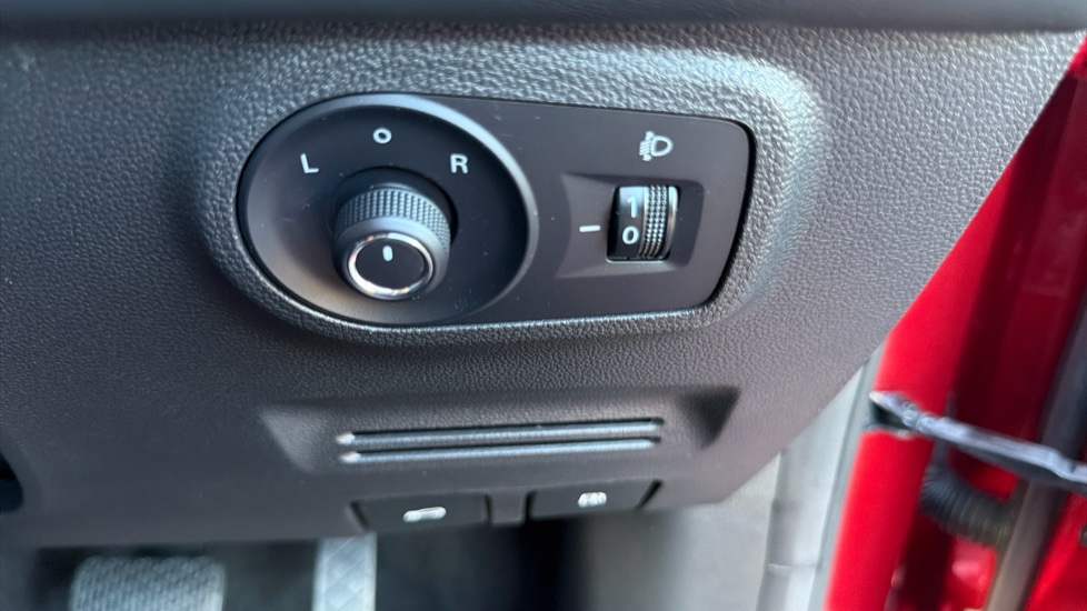 MG ZS 1.0T GDi Exclusive 5dr DCT Petrol Hatchback - Image 30