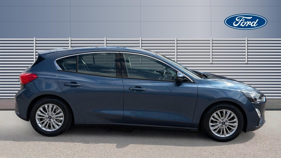 Ford Focus 1.0 EcoBoost 125 Titanium 5dr Petrol Hatchback - Image 5