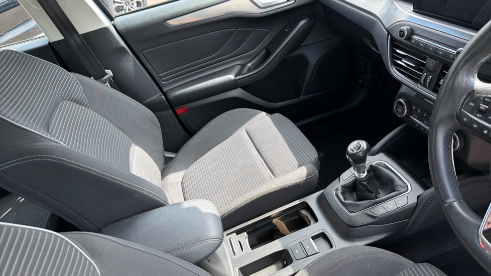 Ford Focus 1.0 EcoBoost 125 Titanium 5dr Petrol Hatchback - Image 14