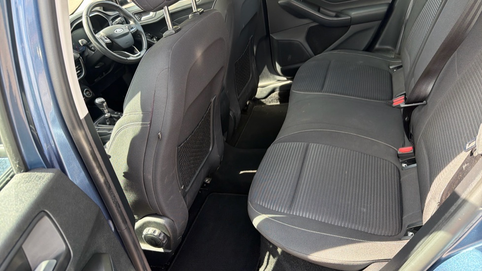 Ford Focus 1.0 EcoBoost 125 Titanium 5dr Petrol Hatchback - Image 16