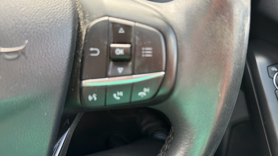 Ford Focus 1.0 EcoBoost 125 Titanium 5dr Petrol Hatchback - Image 37