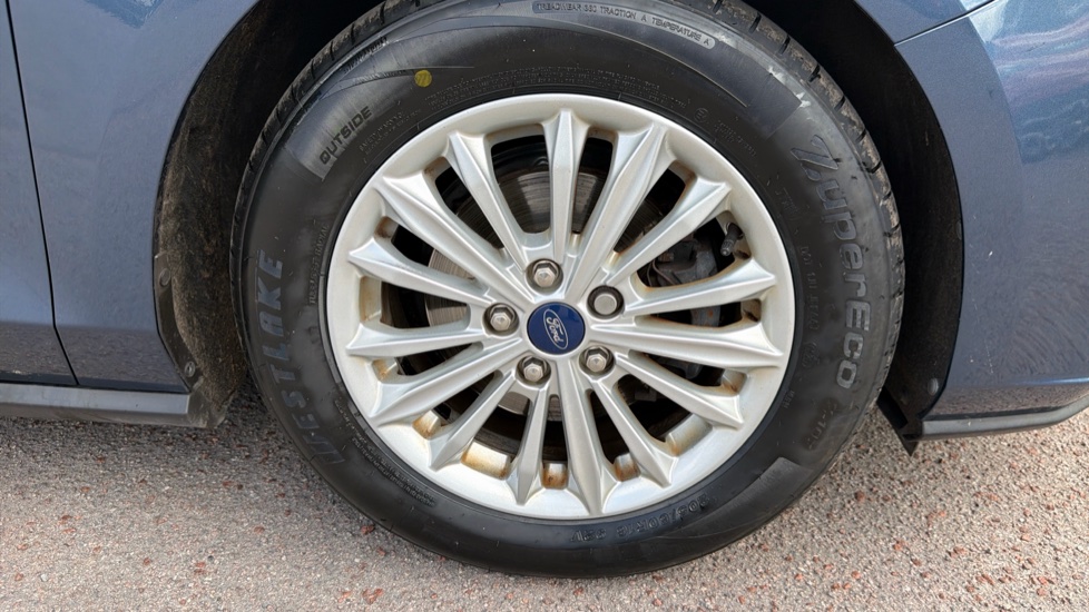Ford Focus 1.0 EcoBoost 125 Titanium 5dr Petrol Hatchback - Image 41