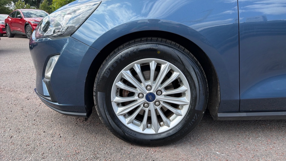 Ford Focus 1.0 EcoBoost 125 Titanium 5dr Petrol Hatchback - Image 42