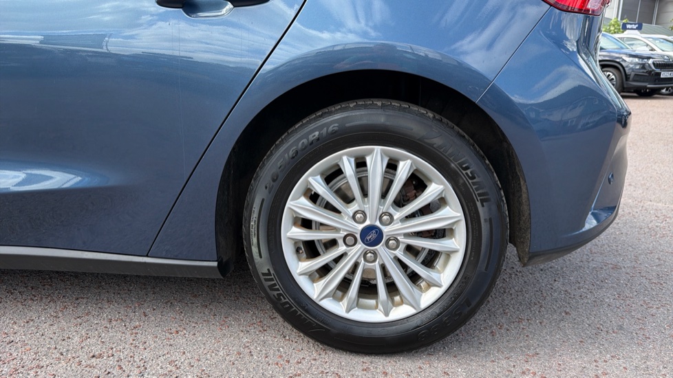 Ford Focus 1.0 EcoBoost 125 Titanium 5dr Petrol Hatchback - Image 43