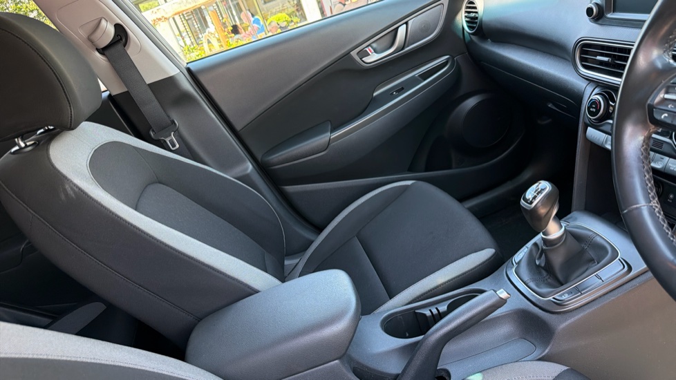 Hyundai KONA 1.0T GDi Blue Drive Premium 5dr Petrol Hatchback - Image 14