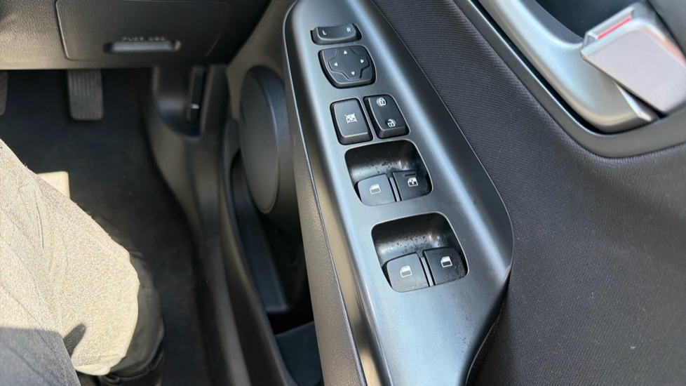 Hyundai KONA 1.0T GDi Blue Drive Premium 5dr Petrol Hatchback - Image 36