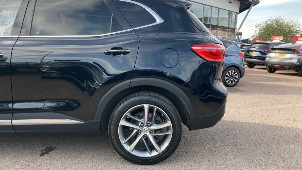 MG HS 1.5 T-GDI Exclusive 5dr Petrol Hatchback - Image 7
