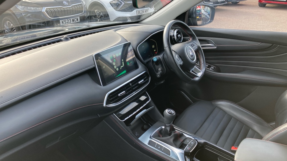 MG HS 1.5 T-GDI Exclusive 5dr Petrol Hatchback - Image 9