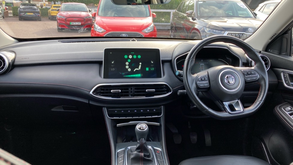 MG HS 1.5 T-GDI Exclusive 5dr Petrol Hatchback - Image 10